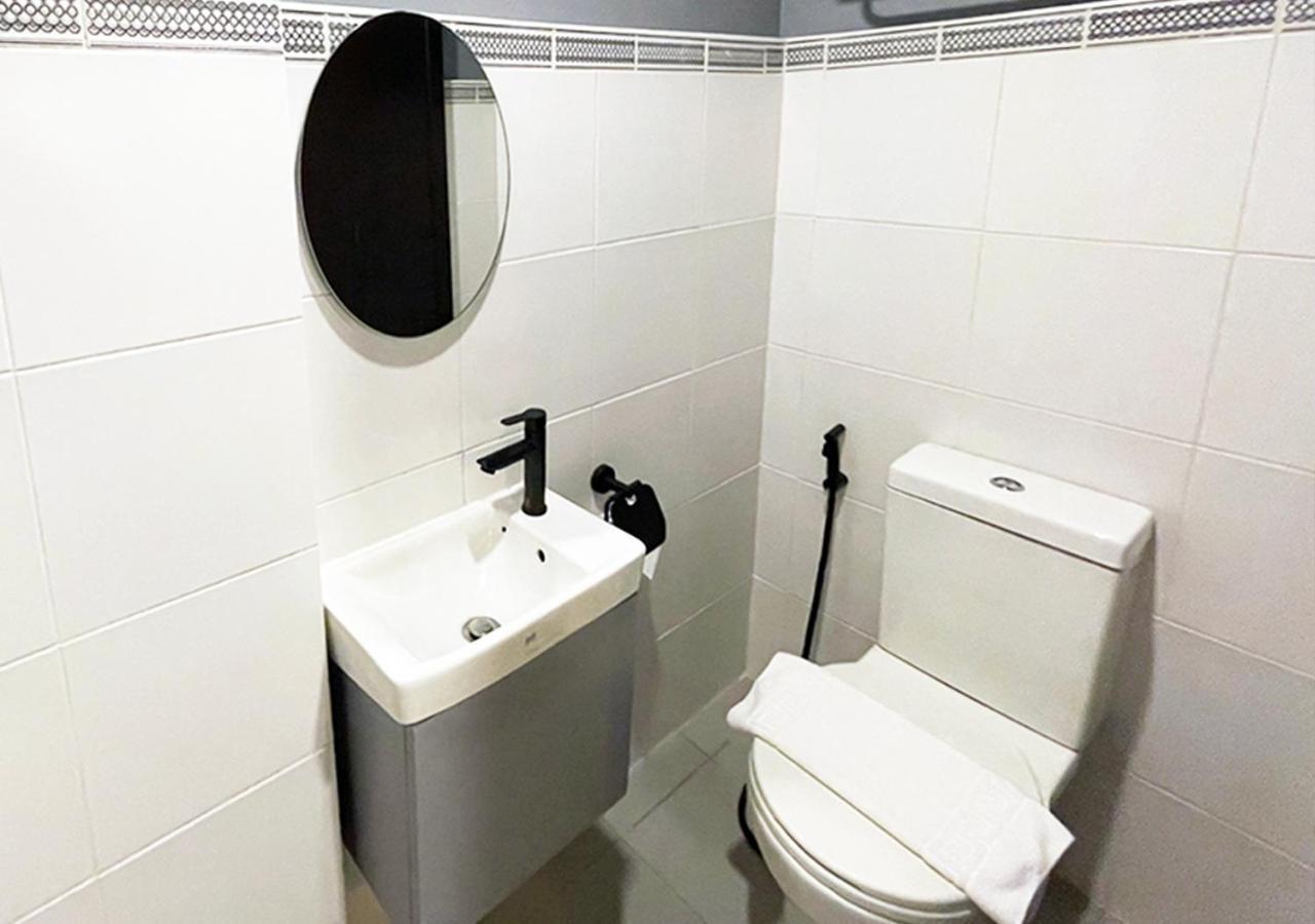 Mystay Hotel Bgc East Makati City Exteriör bild